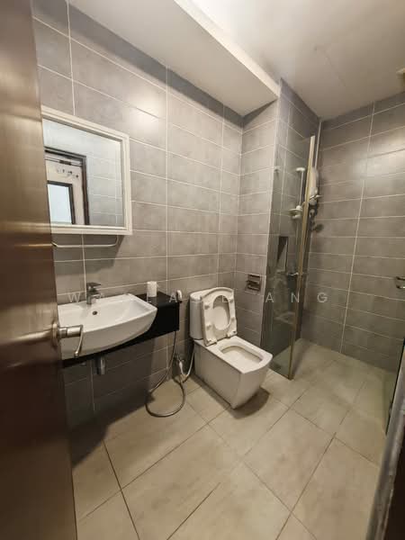 Service Residence for Rent at Paragon Residences @ Straits View - Wallace Ang - Bathroom - PropertyGuru.com.my