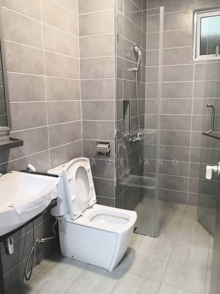 Service Residence for Rent at Paragon Residences @ Straits View - Wallace Ang - Bathroom - PropertyGuru.com.my