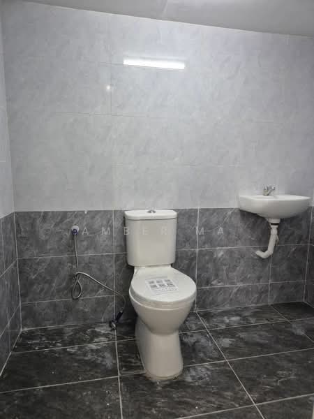 Shop / Office for Rent in Johor Bahru (Johor) - Amber Ma - Bathroom - PropertyGuru.com.my