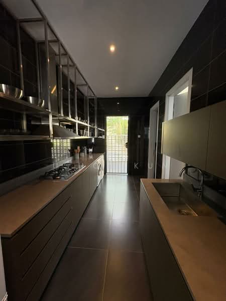 Bungalow for Sale in Leisure Farm (Gelang Patah) - U Hon Kun - Kitchen - PropertyGuru.com.my