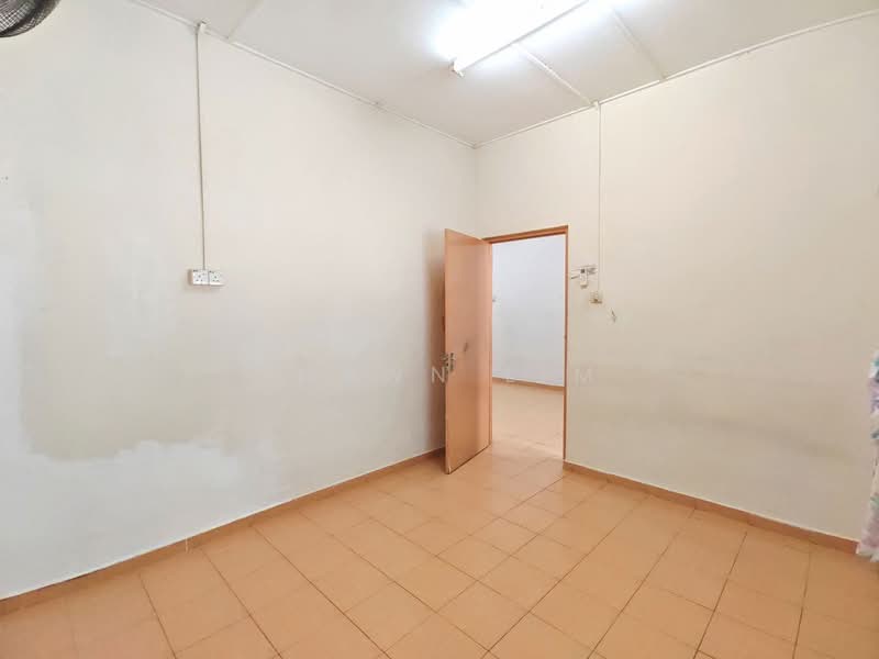 1-storey Terraced House for Sale in Taman Abad (Johor Bahru) - Shawn Lim - PropertyGuru.com.my