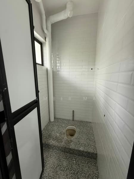 Taman Mount Austin untuk Untuk Disewa - RM 1,800 /bulan, Mac 2026 - Bathroom - PropertyGuru.com.my