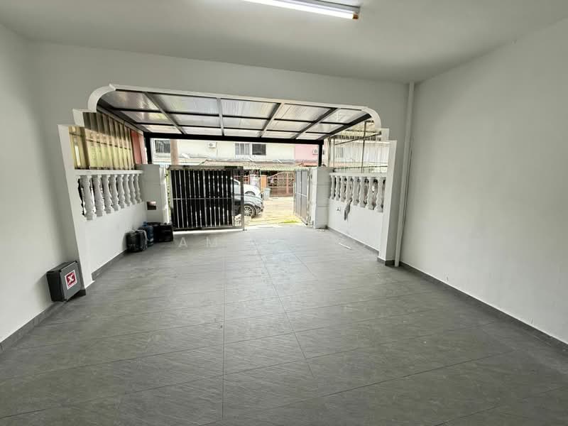 Taman Mount Austin untuk Untuk Disewa - RM 1,800 /bulan, Mac 2026 - Exterior - PropertyGuru.com.my