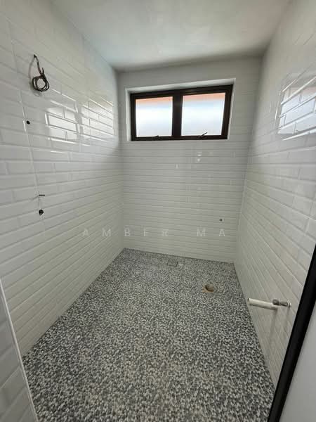 Taman Mount Austin untuk Untuk Disewa - RM 1,800 /bulan, Mac 2026 - Bathroom - PropertyGuru.com.my