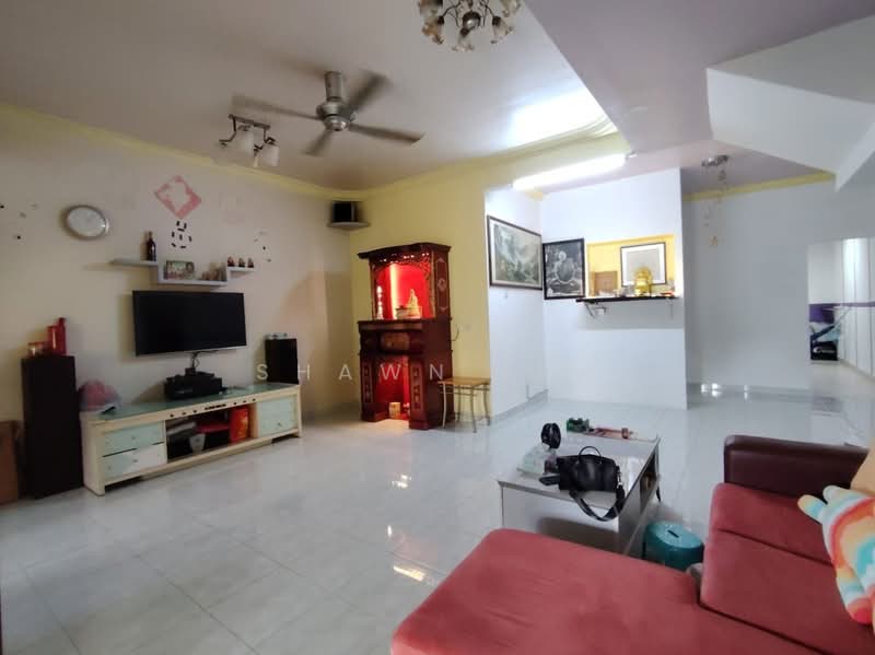 2-storey Terraced House for Sale in Taman Desa Tebrau (Tebrau) - Shawn Lim - Living Room - PropertyGuru.com.my
