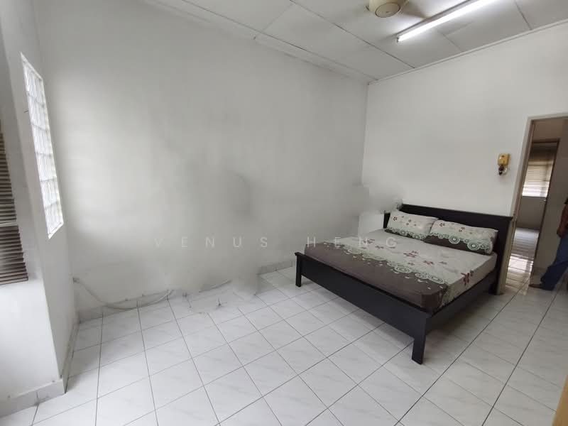 2-storey Terraced House for Sale in Taman Putra Prima (Puchong) - Venus Heng - Bedroom - PropertyGuru.com.my