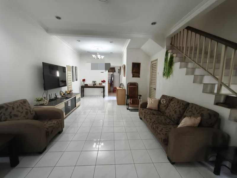 2-storey Terraced House for Sale in Taman Putra Prima (Puchong) - Venus Heng - Living Room - PropertyGuru.com.my