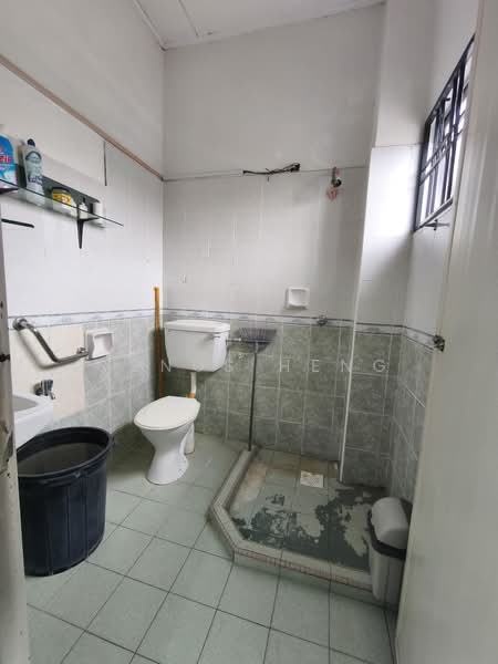 2-storey Terraced House for Sale in Taman Putra Prima (Puchong) - Venus Heng - Bathroom - PropertyGuru.com.my