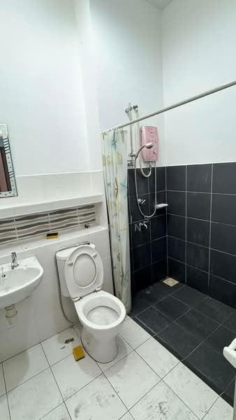 Taman Setia Indah untuk Untuk Dijual - RM 735,000, Mac 2026 - Bathroom - PropertyGuru.com.my