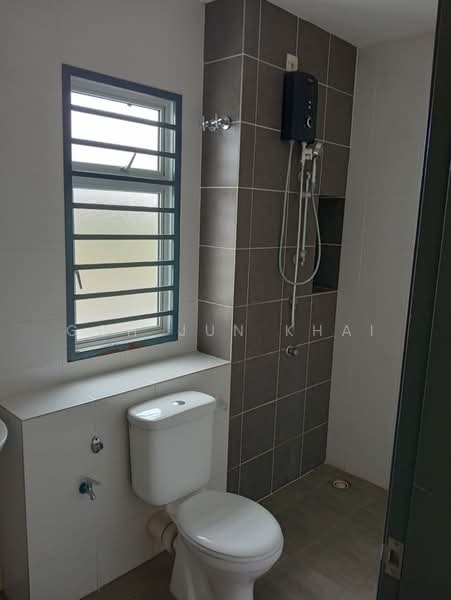 2-storey Terraced House for Rent in Iringan Bayu (Seremban) - Goh Jun Khai - Bathroom - PropertyGuru.com.my