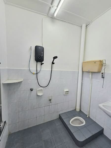 1-storey Terraced House for Rent in Bukit Indah (Iskandar Puteri (Nusajaya)) - Nicholas Low - Bathroom - PropertyGuru.com.my