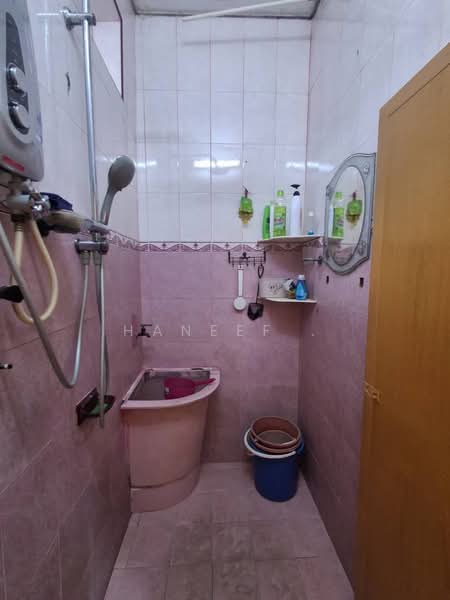 1-storey Terraced House for Sale in Alor Setar (Kedah) - Haneef . - Bathroom - PropertyGuru.com.my
