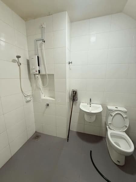 2-storey Terraced House for Rent in Johor Bahru (Johor) - Jesmond Lee - Bathroom - PropertyGuru.com.my