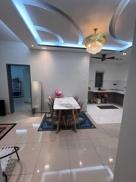Sky Awani Residensi 3 untuk Untuk Disewa - RM 1,800 /bulan, Mac 2026 - Dining Room - PropertyGuru.com.my