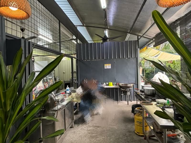 Shop for Sale in Puchong (Selangor) - Ann . - Kitchen - PropertyGuru.com.my