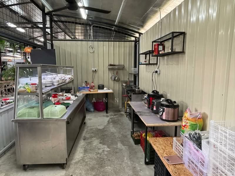 Shop for Sale in Puchong (Selangor) - Ann . - Kitchen - PropertyGuru.com.my