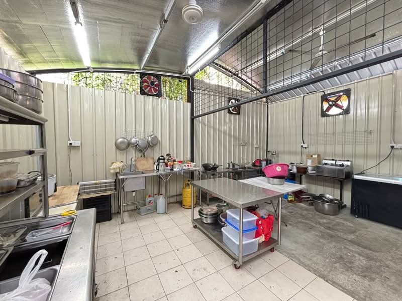 Shop for Sale in Puchong (Selangor) - Ann . - Kitchen - PropertyGuru.com.my