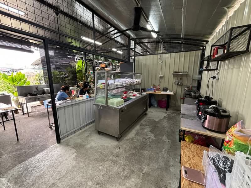 Shop for Sale in Puchong (Selangor) - Ann . - Kitchen - PropertyGuru.com.my