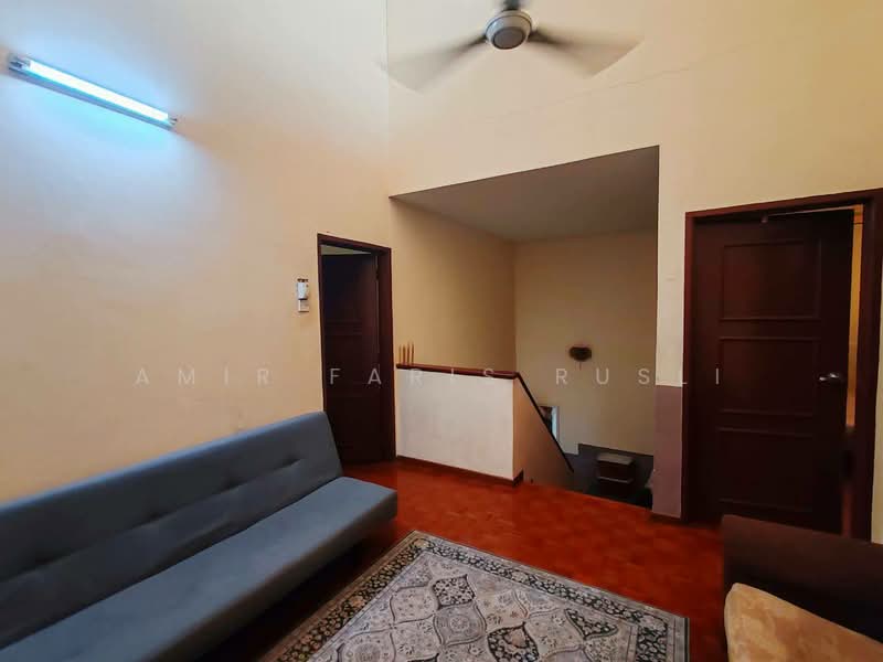 2-storey Terraced House for Sale in Taman Damansara Aliff (Tampoi) - Amir Faris Rusli - Living Room - PropertyGuru.com.my