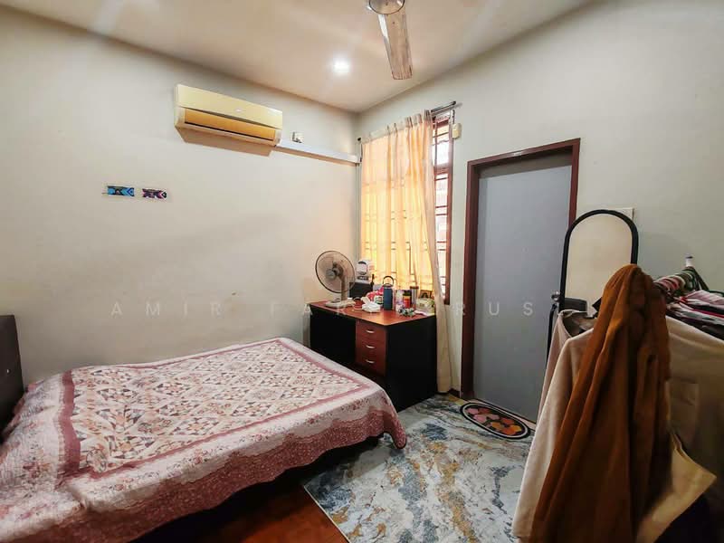 2-storey Terraced House for Sale in Taman Damansara Aliff (Tampoi) - Amir Faris Rusli - Bedroom - PropertyGuru.com.my
