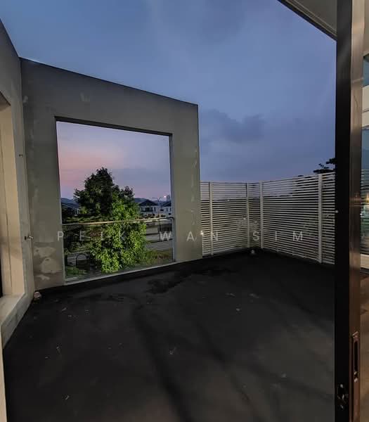 Puchong Kinrara KingsGate, Taman Damai Utama, BK4, BK5, BK6, BK7, BK8 untuk Untuk Dijual - RM 1,999,999, Mac 2026 - Balcony - PropertyGuru.com.my