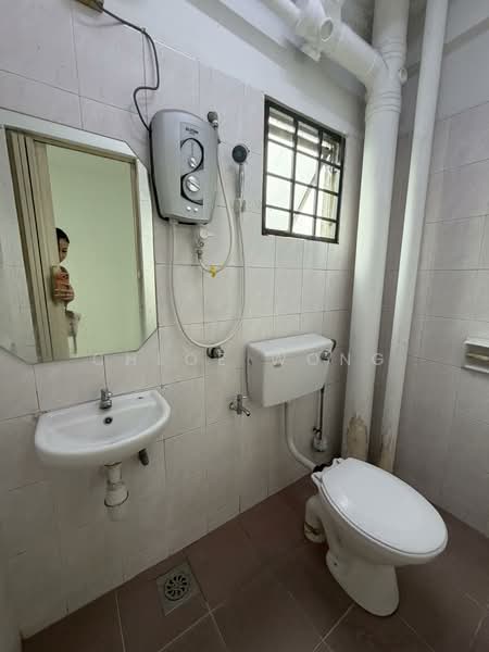 Plaza Sinar Apartment untuk Untuk Disewa - RM 1,200 /bulan, Mac 2026 - Bathroom - PropertyGuru.com.my