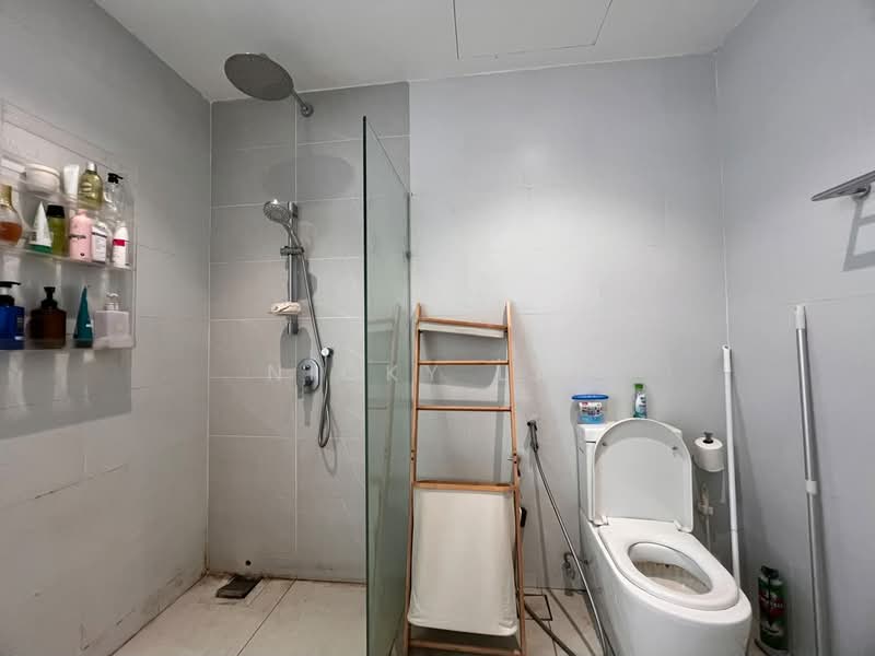 3-storey Terraced House for Sale in Tamansari (Rawang) - Nicky Lai - Bathroom - PropertyGuru.com.my