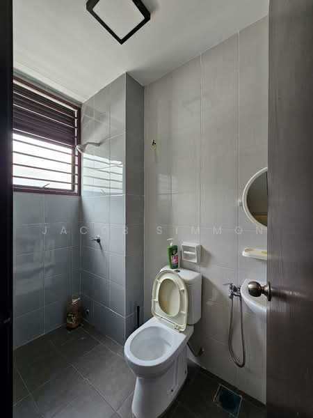 Terraced House for Rent in Kota Warisan (Sepang) - Jacob Simmon - Bathroom - PropertyGuru.com.my
