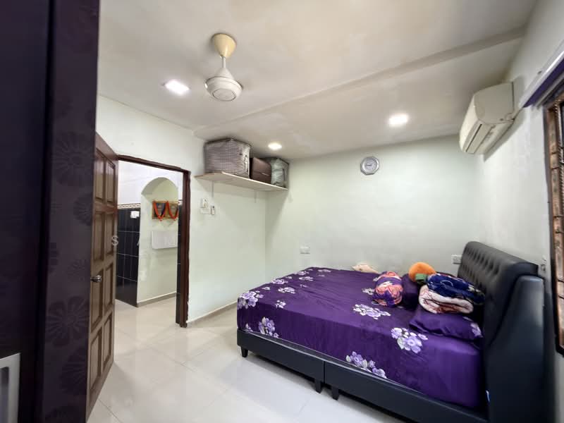 1-storey Terraced House for Sale in Taman Puteri Wangsa (Ulu Tiram) - Samantha Teng - Bedroom - PropertyGuru.com.my