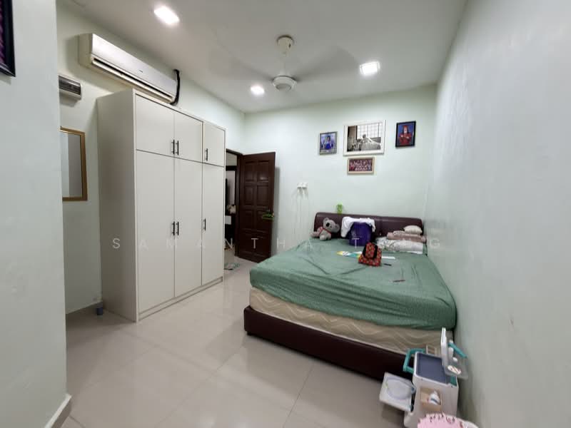 1-storey Terraced House for Sale in Taman Puteri Wangsa (Ulu Tiram) - Samantha Teng - Bedroom - PropertyGuru.com.my