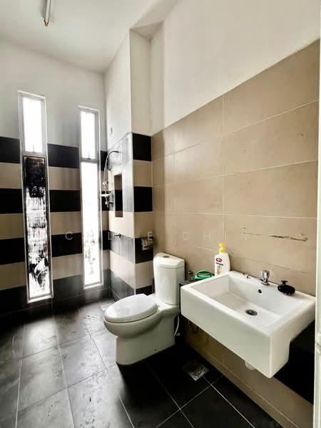2-storey Terraced House for Sale in Johor Bahru (Johor) - Chloe Chin - Bathroom - PropertyGuru.com.my