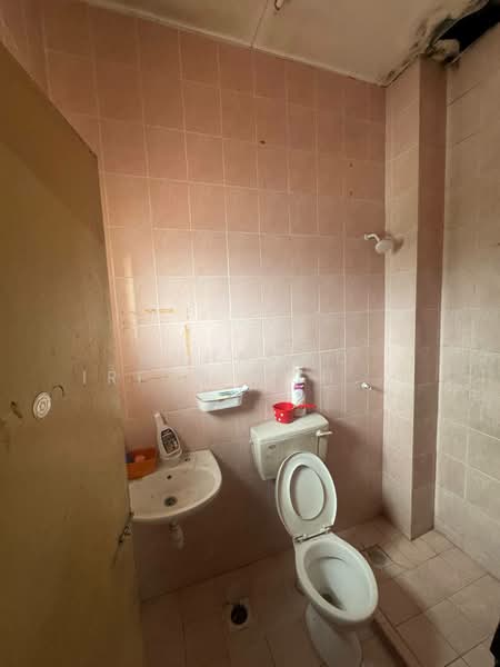 Seksyen 23 untuk Untuk Dijual - RM 530,000, Apr 2026 - Bathroom - PropertyGuru.com.my