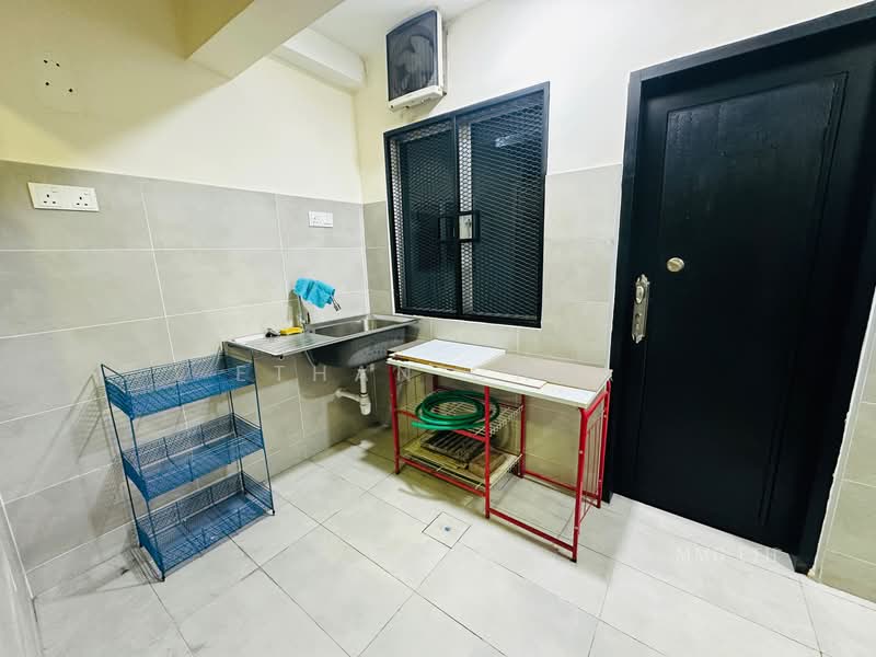 2-storey Terraced House for Rent in Bandar Bukit Raja (Klang) - Ethan Chua - Kitchen - PropertyGuru.com.my