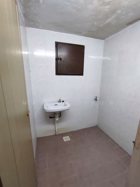 Shop / Office for Rent in Seremban City Centre (Seremban) - Marcus Yeow - Bathroom - PropertyGuru.com.my