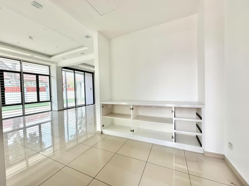 2 Storey Semi D Garden Villa Seksyen 7 Shah Alam untuk Untuk Dijual - RM 2,000,000, Mac 2026 - Living Room - PropertyGuru.com.my