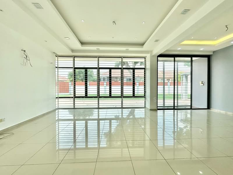2 Storey Semi D Garden Villa Seksyen 7 Shah Alam untuk Untuk Dijual - RM 2,000,000, Mac 2026 - Living Room - PropertyGuru.com.my