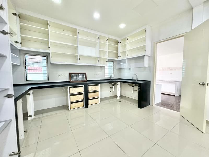 2 Storey Semi D Garden Villa Seksyen 7 Shah Alam untuk Untuk Dijual - RM 2,000,000, Mac 2026 - Kitchen - PropertyGuru.com.my