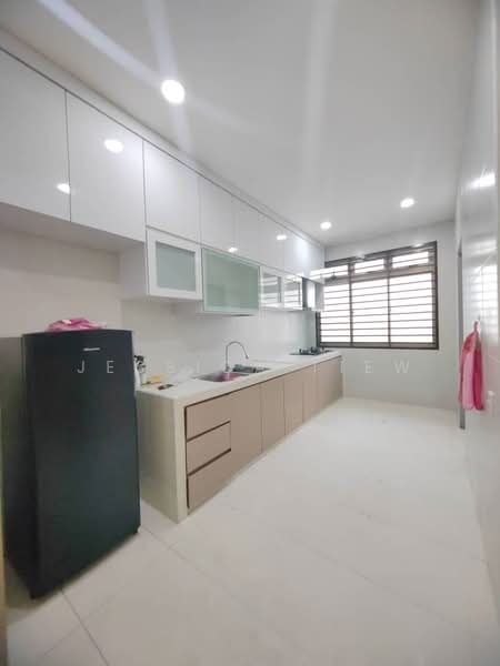 2-storey Terraced House for Rent in Taman Sutera Utama (Skudai) - Jessica Tiew - Kitchen - PropertyGuru.com.my