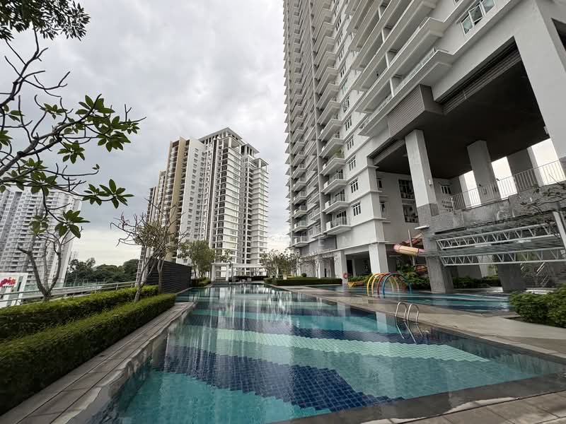 Condominium for Rent at Vertiq - Lynn Teng - Pool - PropertyGuru.com.my