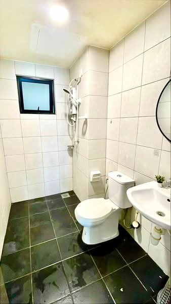 Edusphere untuk Untuk Disewa - RM 1,300 /bulan, Mac 2026 - Bathroom - PropertyGuru.com.my