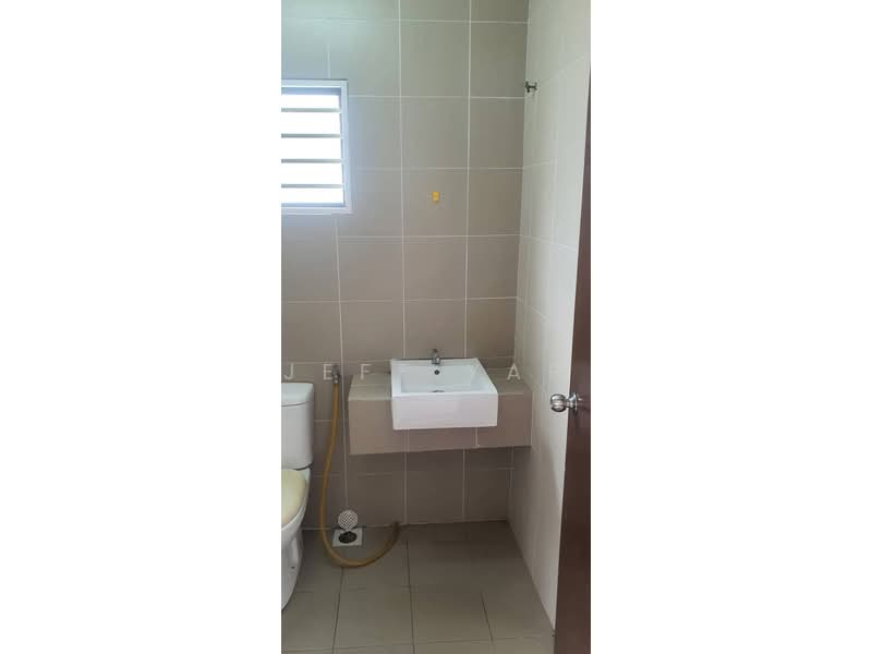 2-storey Terraced House for Rent in Rawang (Selangor) - Jeff Yap - Bathroom - PropertyGuru.com.my