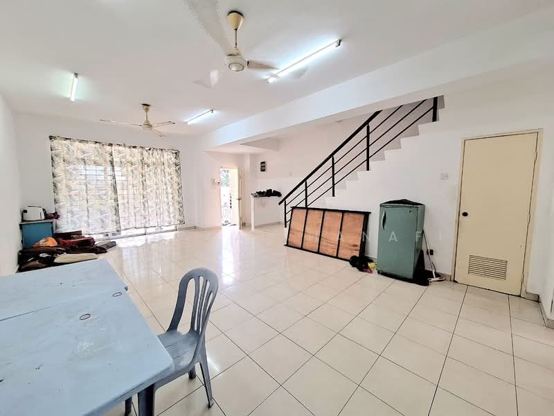 2-storey Terraced House for Sale in Alam Nusantara (Setia Alam) - Mohamad Hanafi - Living Room - PropertyGuru.com.my
