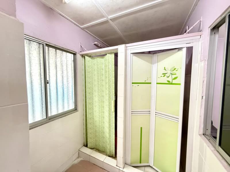 Sri Angkasa Apartment untuk Untuk Dijual - RM 123,000, Mac 2026 - Bathroom - PropertyGuru.com.my