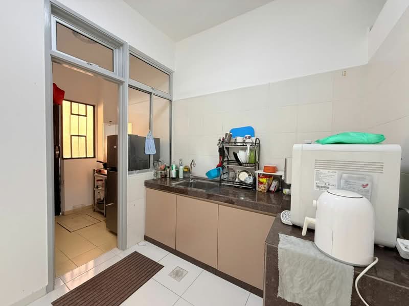 2-storey Terraced House for Rent in Bukit Indah (Iskandar Puteri (Nusajaya)) - Ken Liew - Kitchen - PropertyGuru.com.my