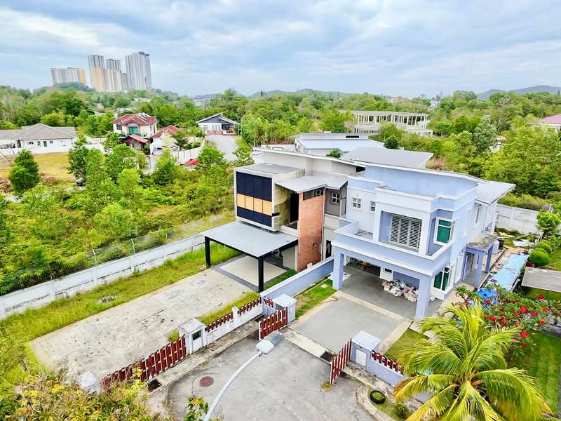 Semi-Detached House for Sale in Nilai (Negeri Sembilan) - Hassan Basri Suhaimi - Exterior - PropertyGuru.com.my