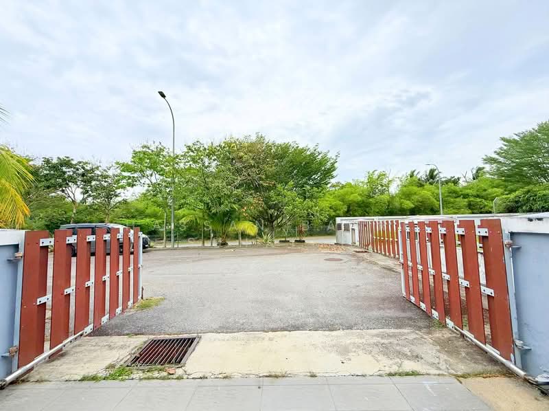 Semi-Detached House for Sale in Nilai (Negeri Sembilan) - Hassan Basri Suhaimi - Exterior - PropertyGuru.com.my