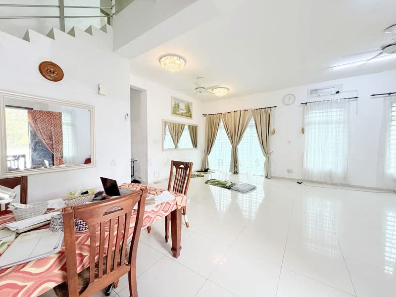 Semi-Detached House for Sale in Nilai (Negeri Sembilan) - Hassan Basri Suhaimi - Living Room - PropertyGuru.com.my