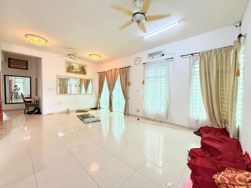Semi-Detached House for Sale in Nilai (Negeri Sembilan) - Hassan Basri Suhaimi - Living Room - PropertyGuru.com.my