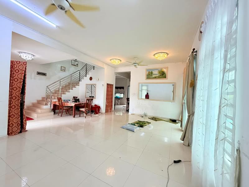 Semi-Detached House for Sale in Nilai (Negeri Sembilan) - Hassan Basri Suhaimi - Living Room - PropertyGuru.com.my