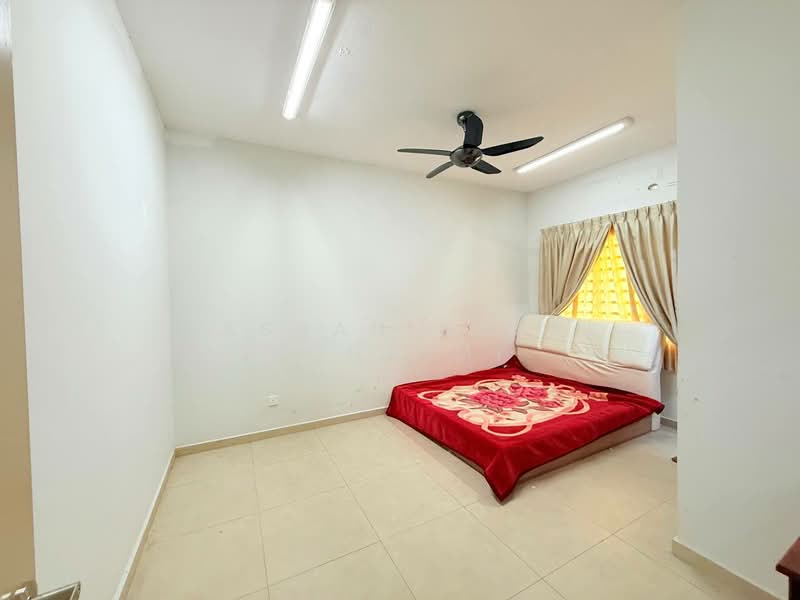 Semi-Detached House for Sale in Nilai (Negeri Sembilan) - Hassan Basri Suhaimi - Bedroom - PropertyGuru.com.my